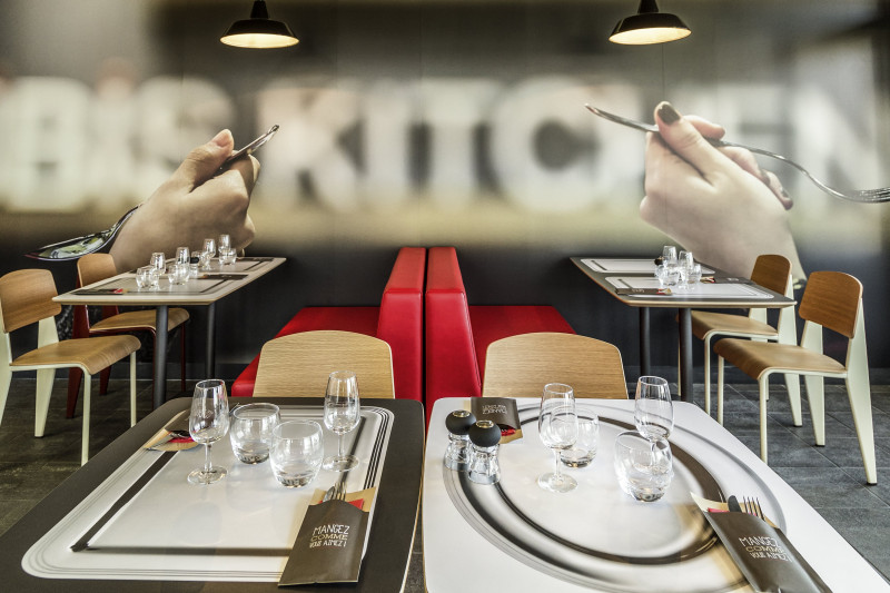 restaurant1-ibis-thonon-2015-8-min-125