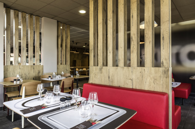 restaurant2-ibis-thonon-2015-9-min-126