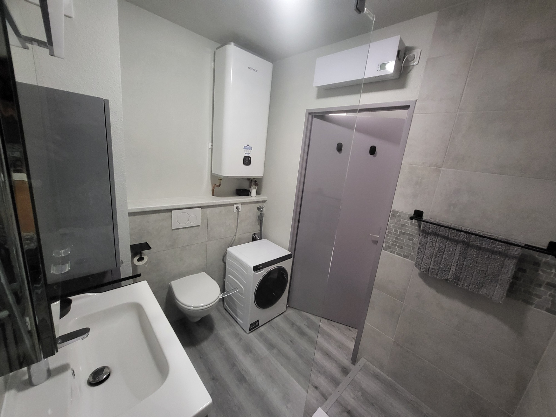 20240910-193328-resized-413