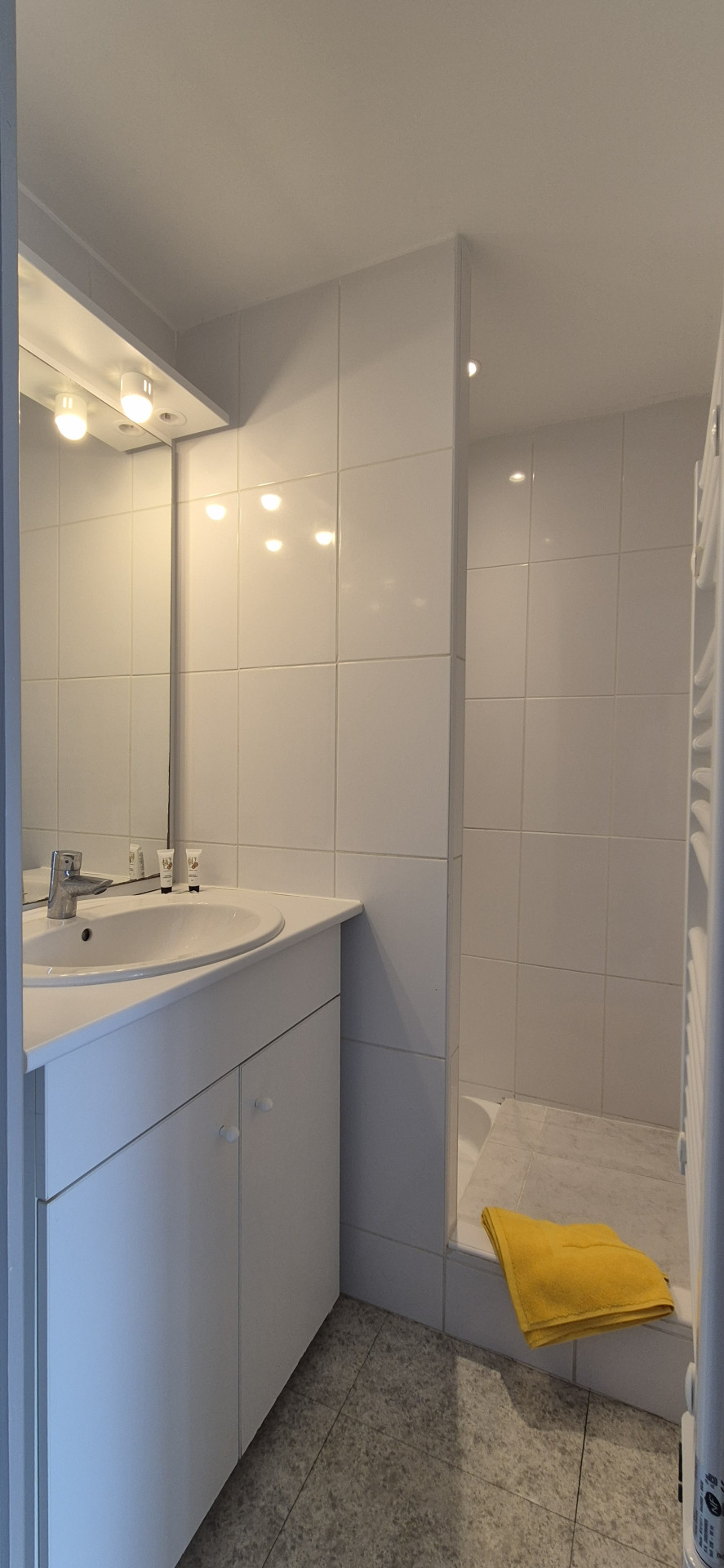 domaine-de-la-blancarde-salle-d-eau-585