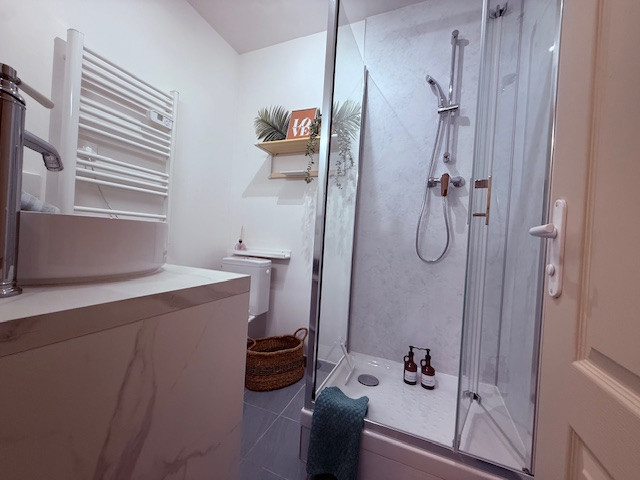 LOCATION AIX LES BAINS THERMES CENTRE VILLE SALLE DE BAIN RENOVE