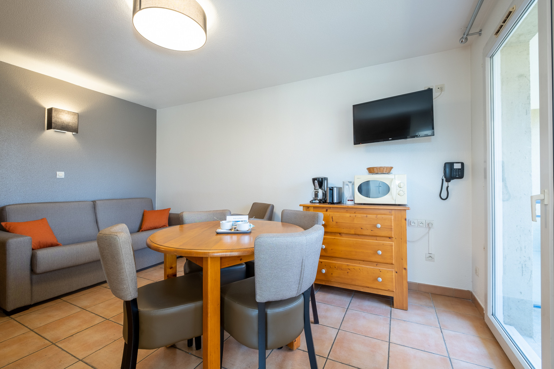 r-sidence-des-thermes-t2-web-2048-fjfd5359-hdr-2020-555