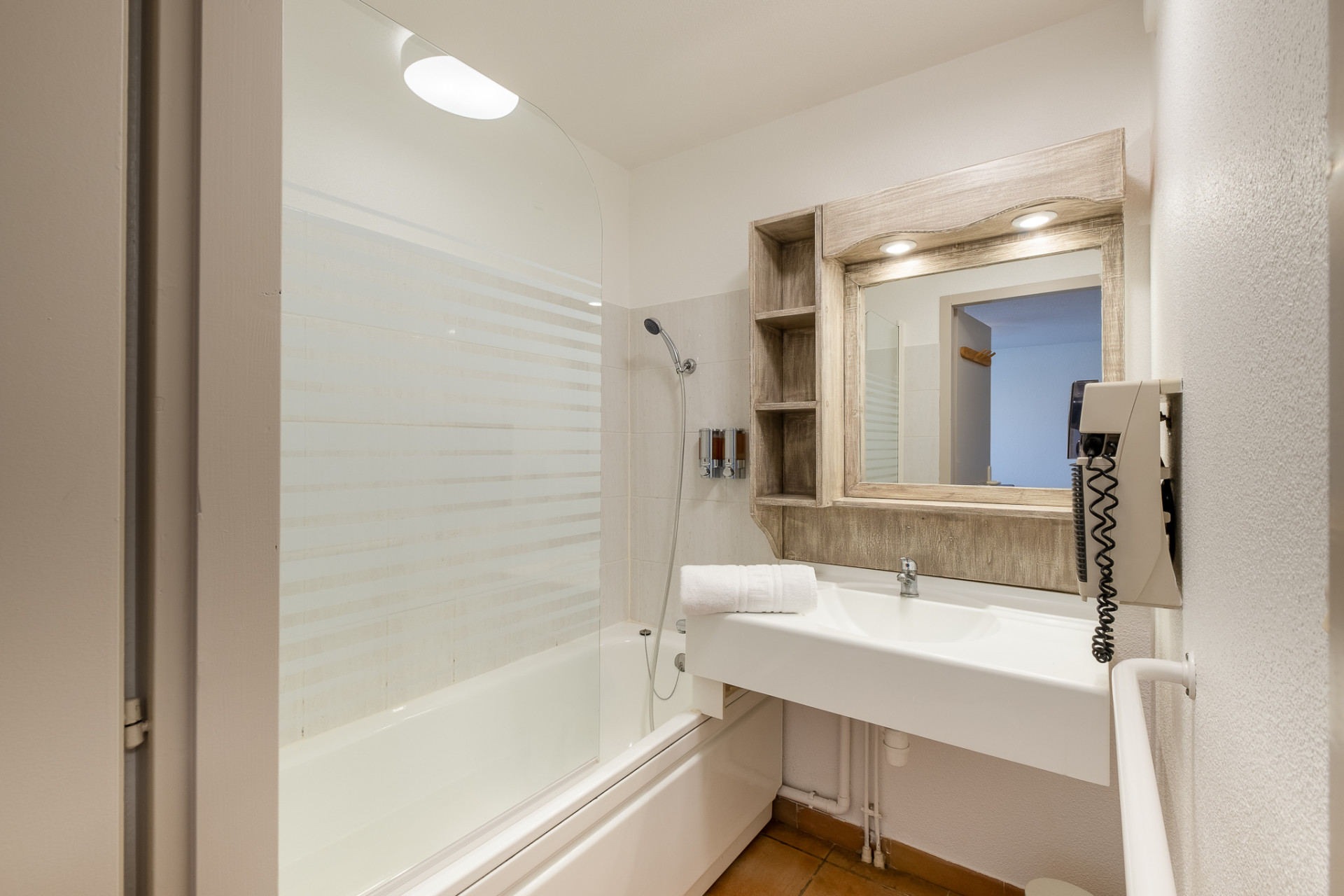 r-sidence-des-thermes-t2-web-2048-fjfd5818-hdr-2020-563