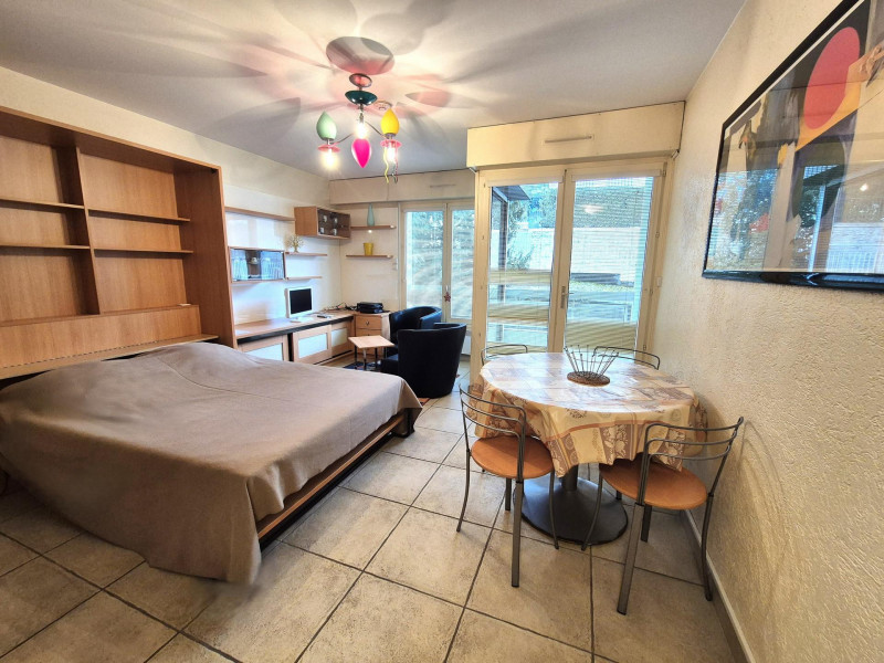 _lv_images__lot_0000586597_01_47063