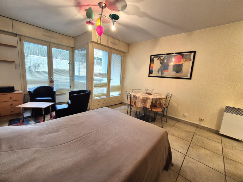 _lv_images__lot_0000586597_12_47074