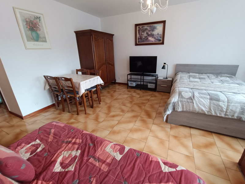 _lv_images__lot_0014001410_02_47692