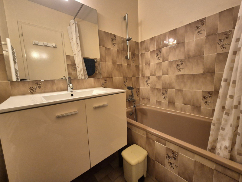 _lv_images__lot_0023806855_08_47802