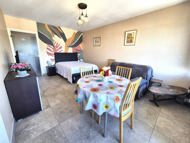 _lv_images__lot_0026700043_06_47651