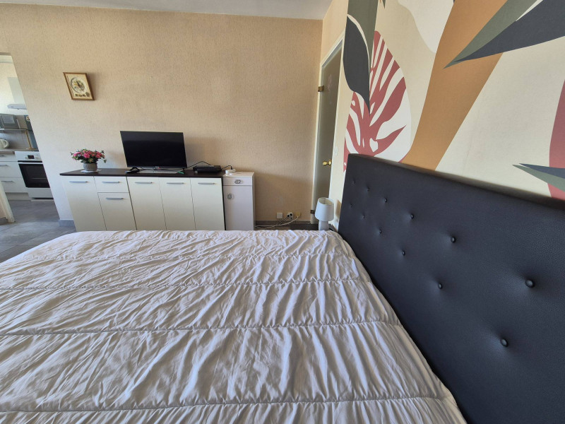 _lv_images__lot_0026700043_11_47656