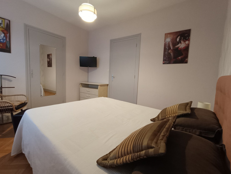 _lv_images__lot_0028100010_10_46956