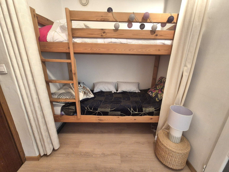 _lv_images__lot_0068376908_04_46799