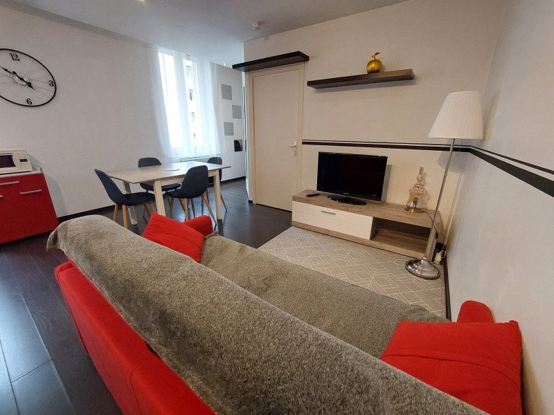 _lv_images__lot_0068376915_01_46968