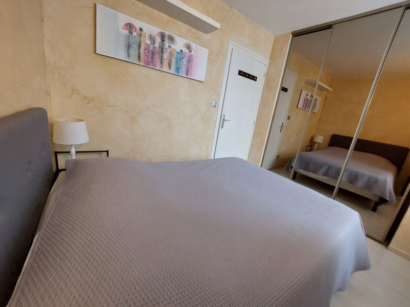 _lv_images__lot_0068376915_02_46969