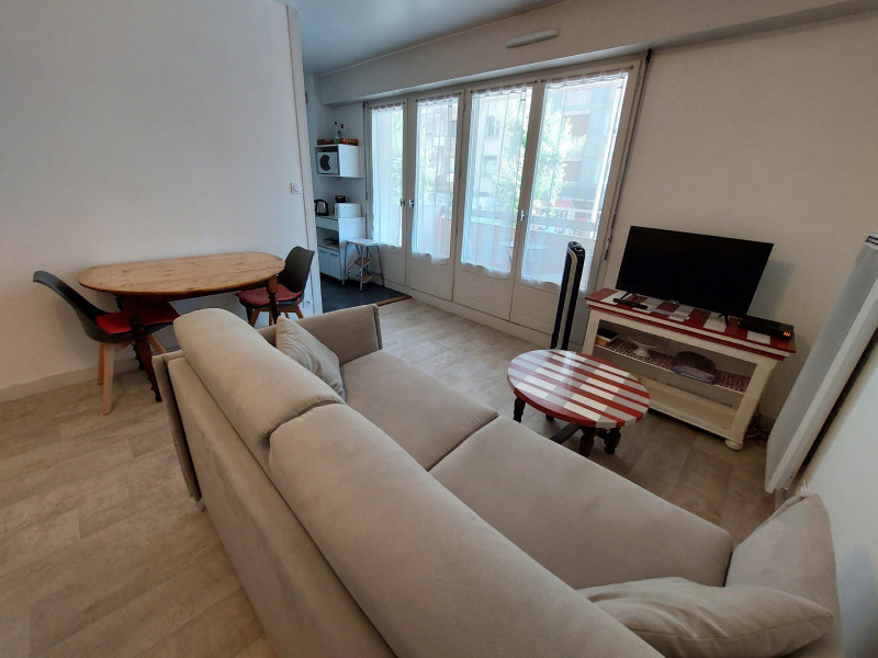 _lv_images__lot_0068376932_01_46900