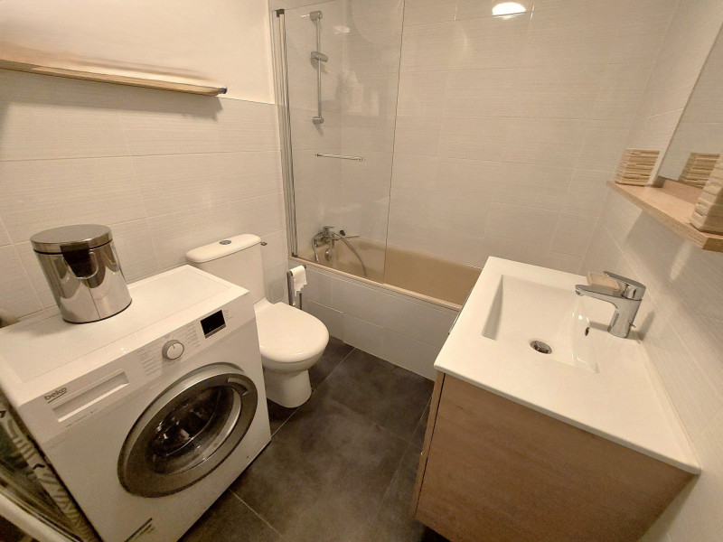 _lv_images__lot_0068376932_04_46903