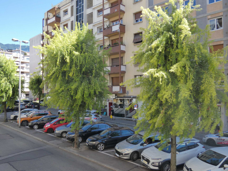 _lv_images__lot_0068376932_10_108047