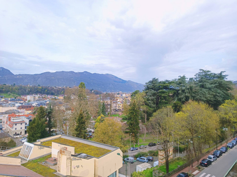 _lv_images__lot_0068376969_05_47353