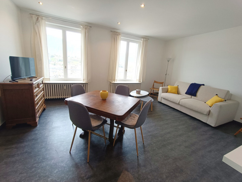 _lv_images__lot_0068376969_07_47355