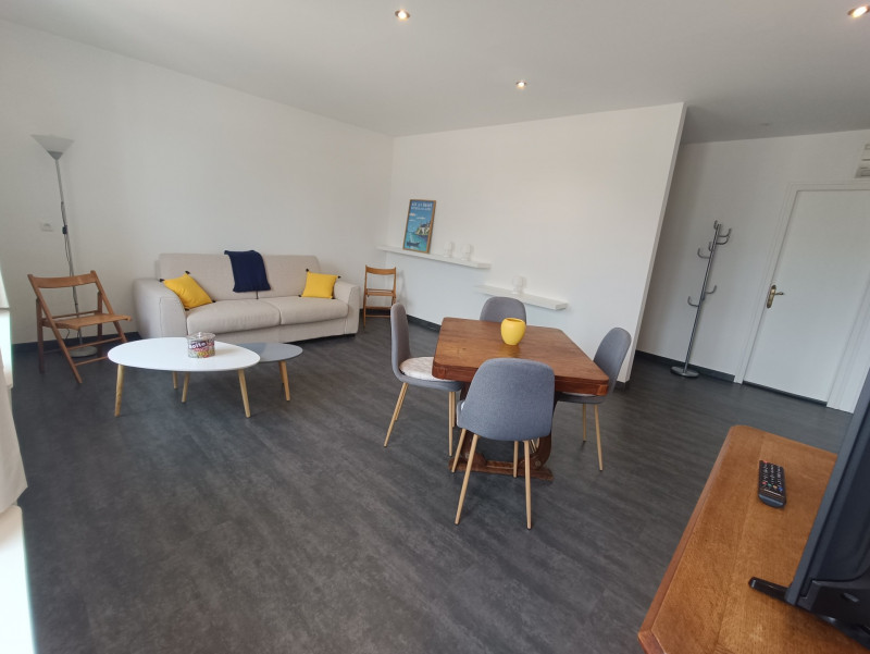 _lv_images__lot_0068376969_11_47359