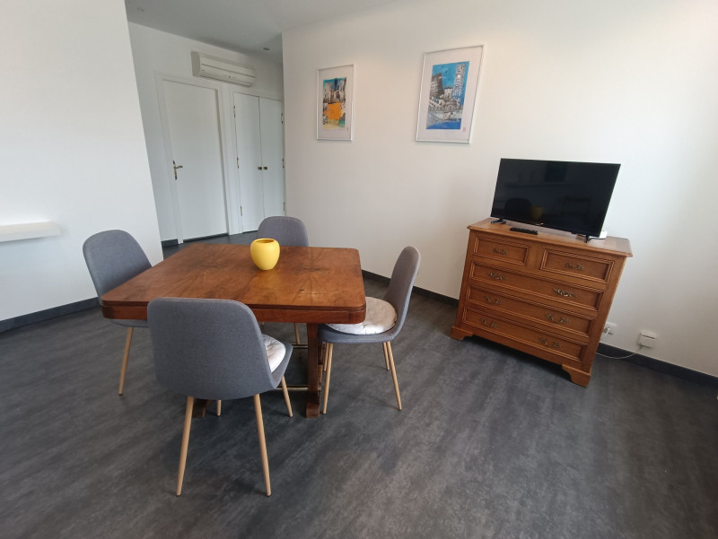 _lv_images__lot_0068376969_16_47364