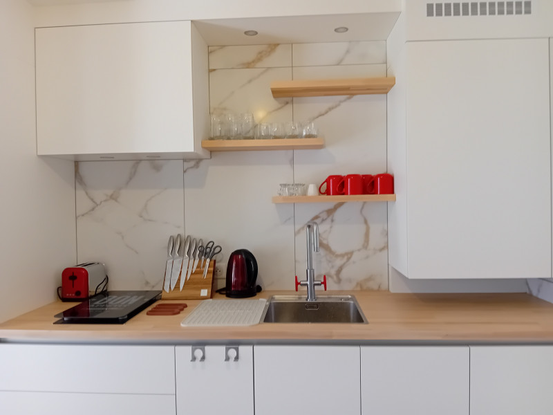 _lv_images__lot_0068376975_02_47569