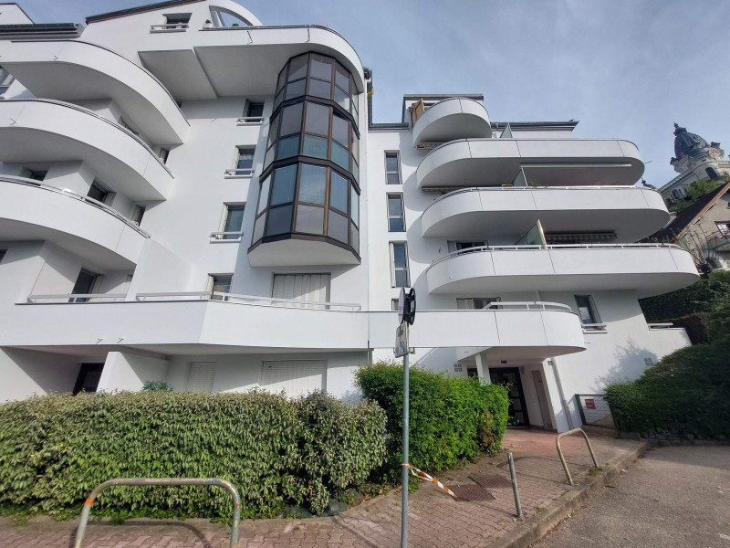 _lv_images__lot_0068376982_11_47498