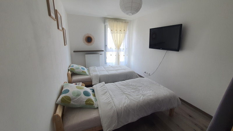 _lv_images__lot_0068376985_04_47870