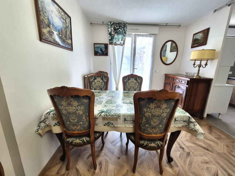 _lv_images__lot_0068376987_06_47755