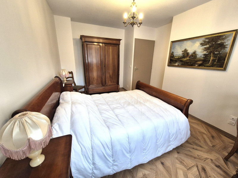 _lv_images__lot_0068376987_12_47761