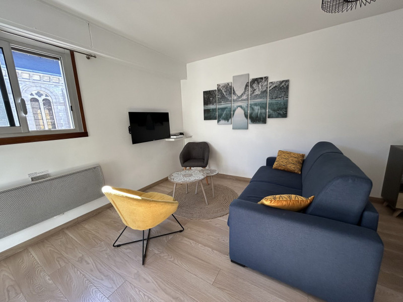 _lv_images__lot_0068376989_02_47523