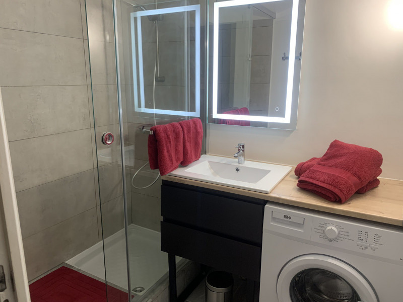 _lv_images__lot_0068376989_06_47527