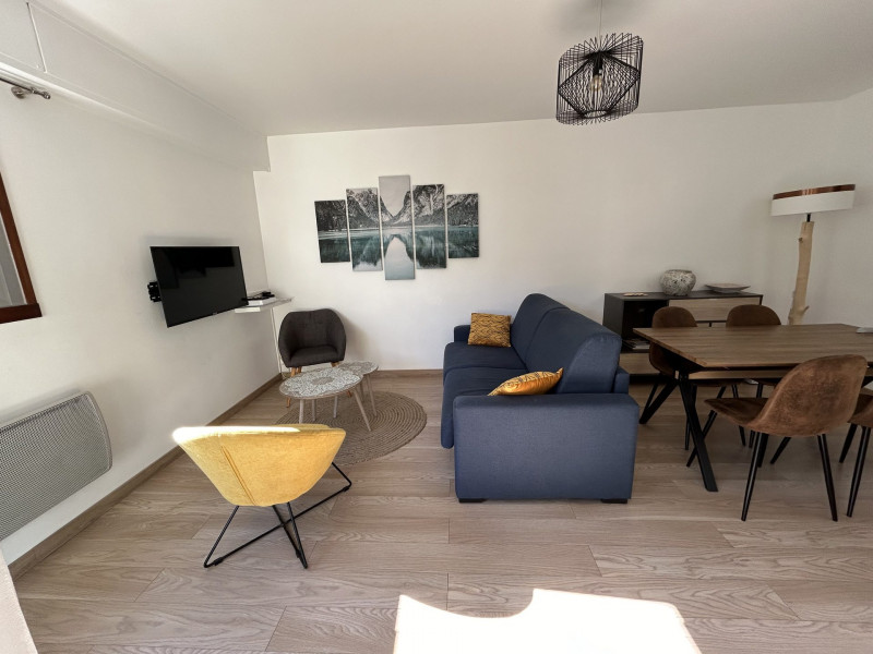 _lv_images__lot_0068376989_07_47528