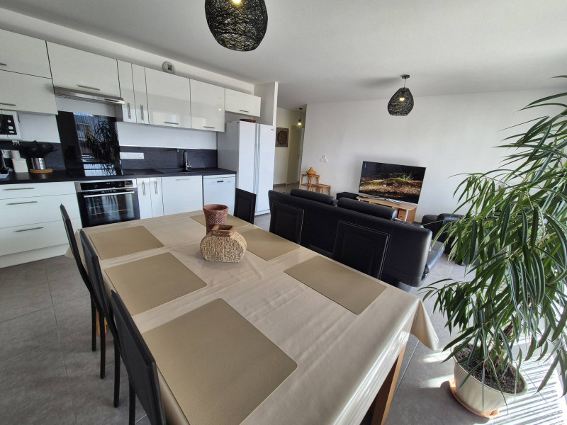 _lv_images__lot_0068376994_02_46932