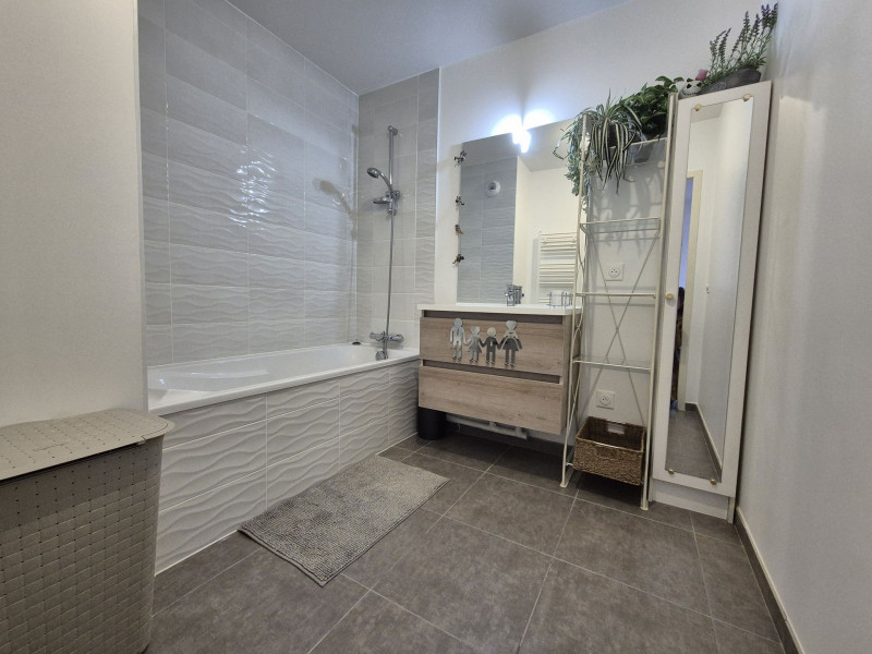 _lv_images__lot_0068376994_08_46938