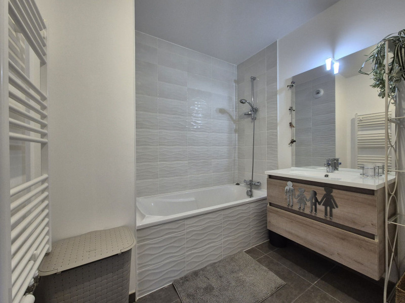 _lv_images__lot_0068376994_16_46946