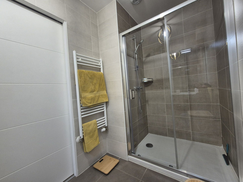 _lv_images__lot_0068376995_05_47741