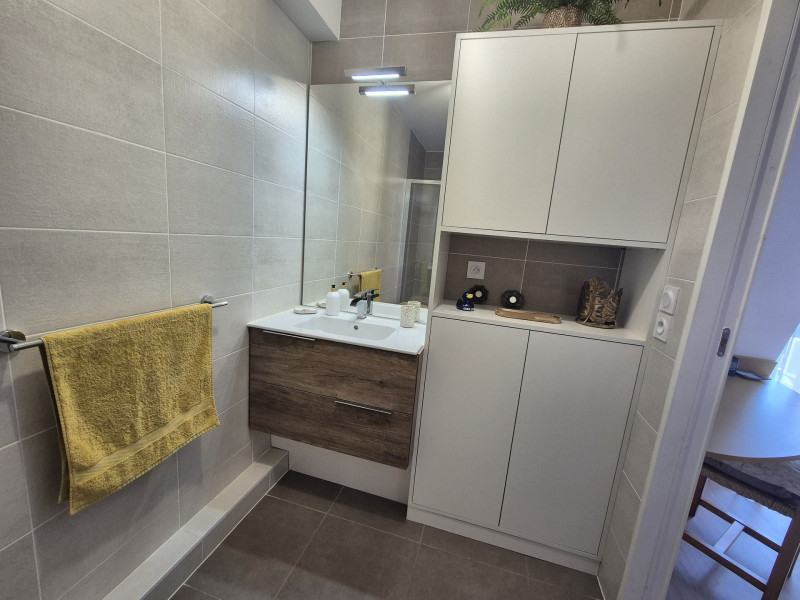 _lv_images__lot_0068376995_06_47742