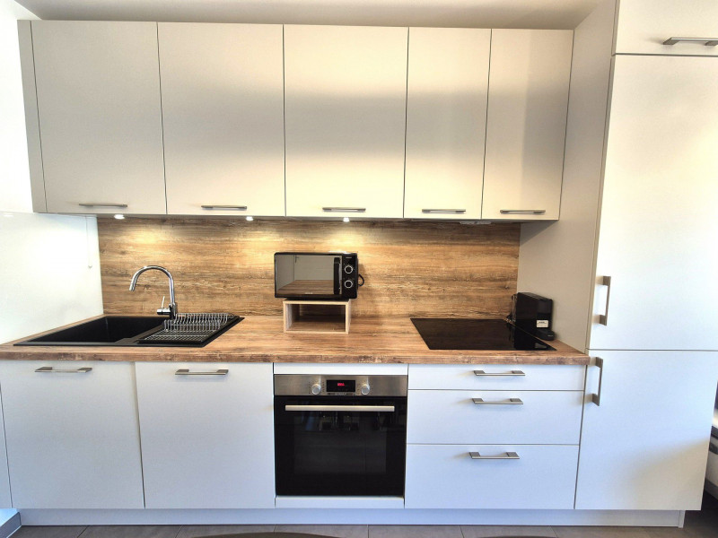 _lv_images__lot_0068376995_09_47745