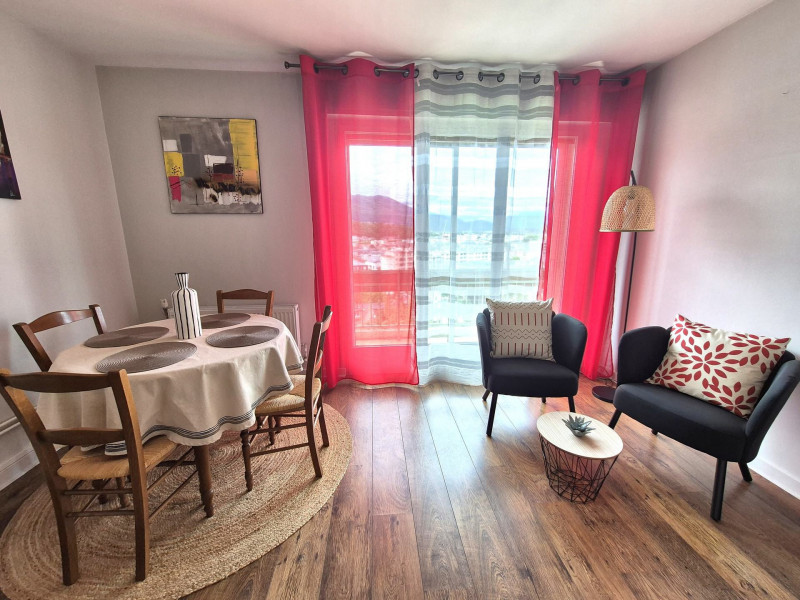 _lv_images__lot_0068376996_02_47021