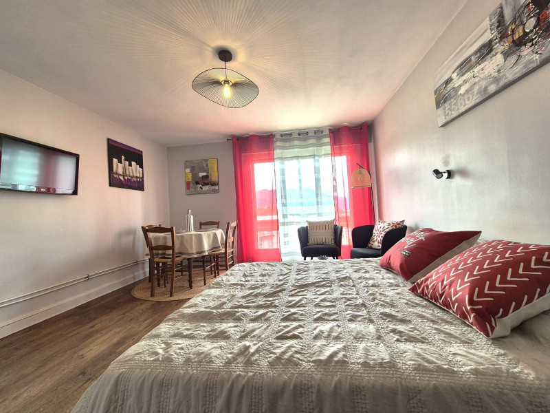 _lv_images__lot_0068376996_07_47026