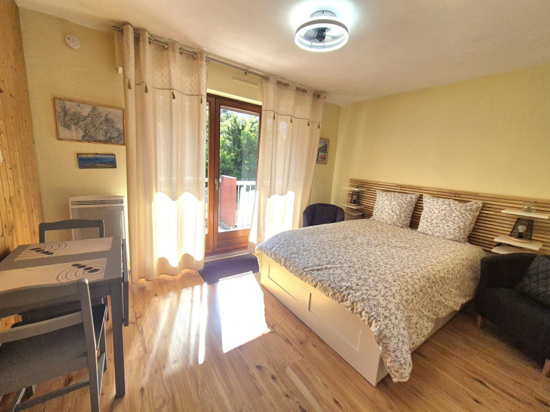 _lv_images__lot_0068376997_02_47429