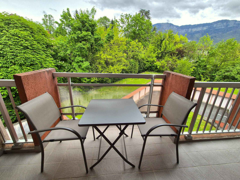 _lv_images__lot_0068376997_03_47430