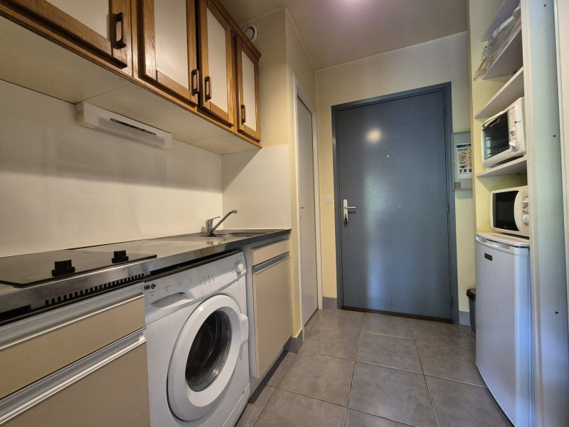 _lv_images__lot_0068376997_06_47433