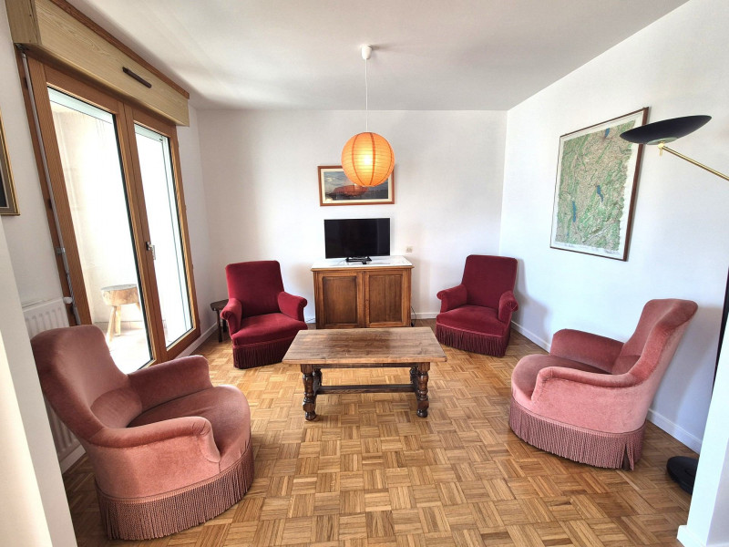 _lv_images__lot_0068376999_02_47142