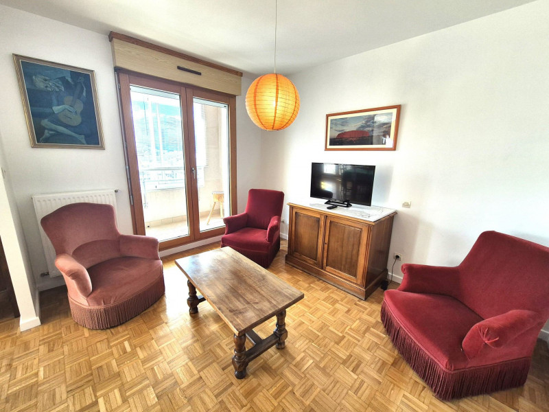 _lv_images__lot_0068376999_06_47146