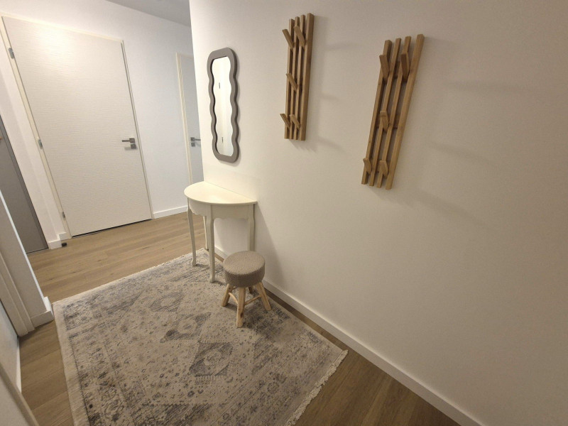 _lv_images__lot_0068377002_08_47465