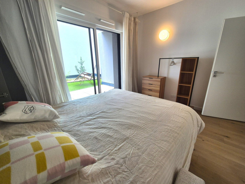 _lv_images__lot_0068377002_11_47468