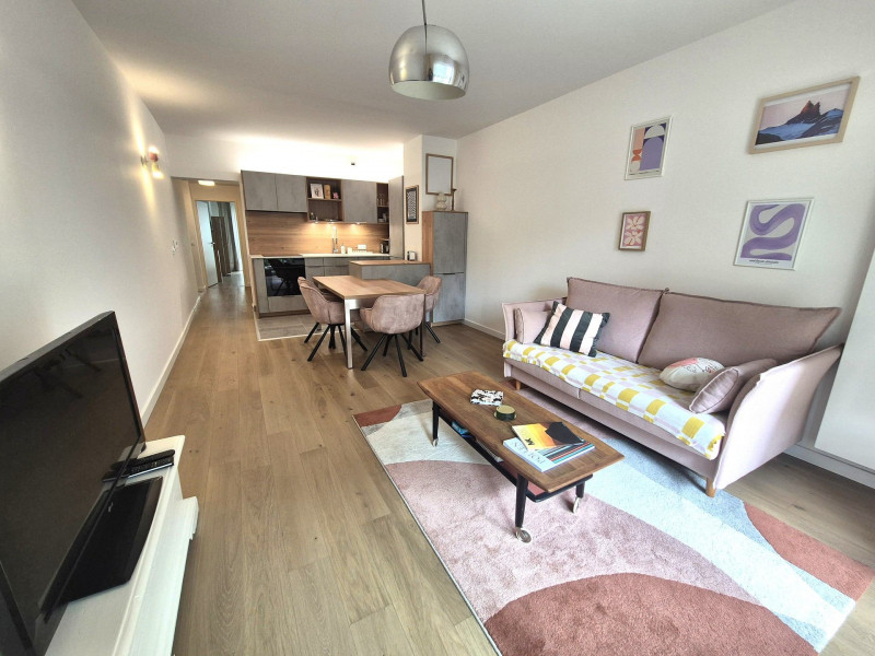 _lv_images__lot_0068377002_12_47469