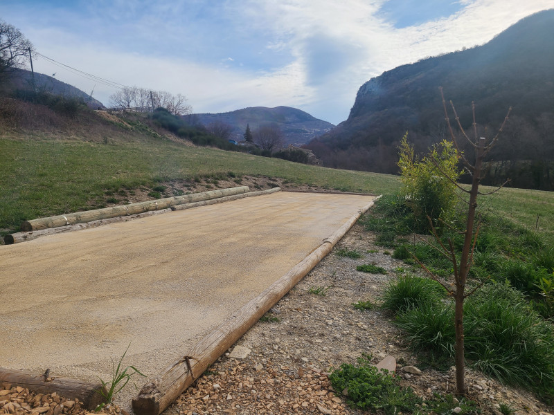 les-g-tes-de-moussan-montbrun-les-bains-terrain-de-p-tanque-862
